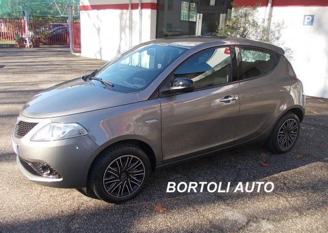 LANCIA Ypsilon 1.2 GOLD 33.000 KM IDONEA PER NEOPATENTATI