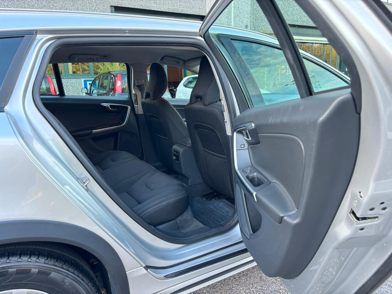 Volvo V60 Cross Country D3 Summum