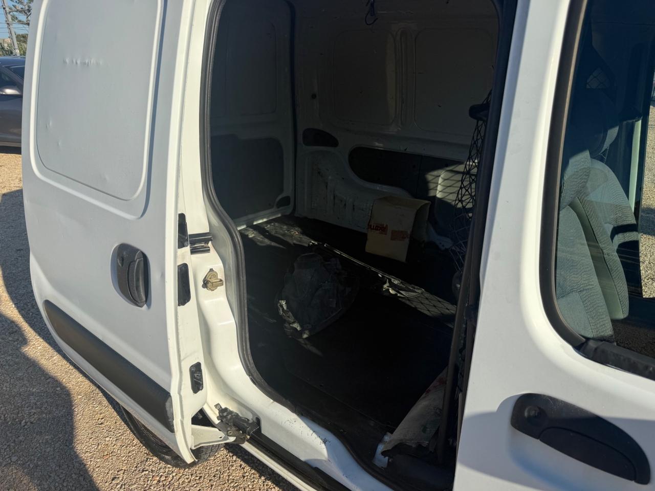 Renault Kangoo 1.9 diesel PORTA LATERALE 1.999€