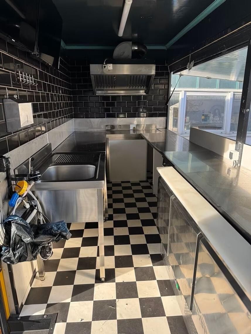 Food truck Mercedes 308 CDI