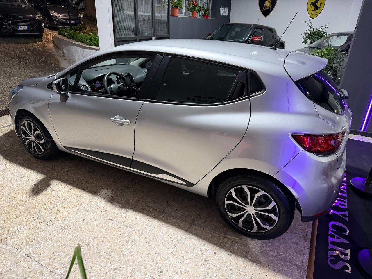 Renault Clio 1.2 75CV 5 porte Neopatentati