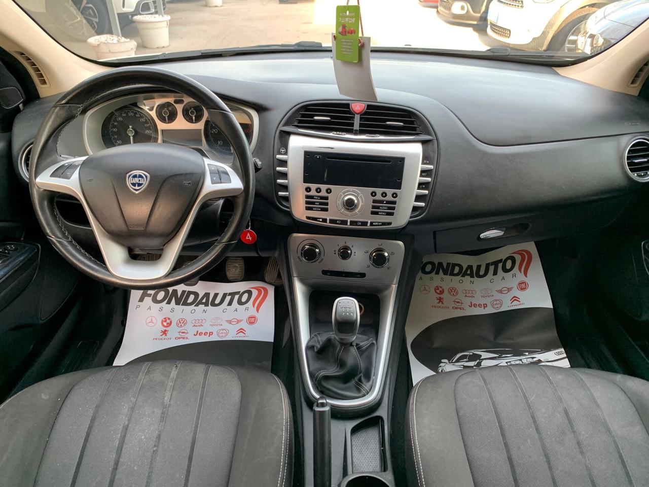 Lancia Delta 1.6 MJT DPF 105 CV Silver