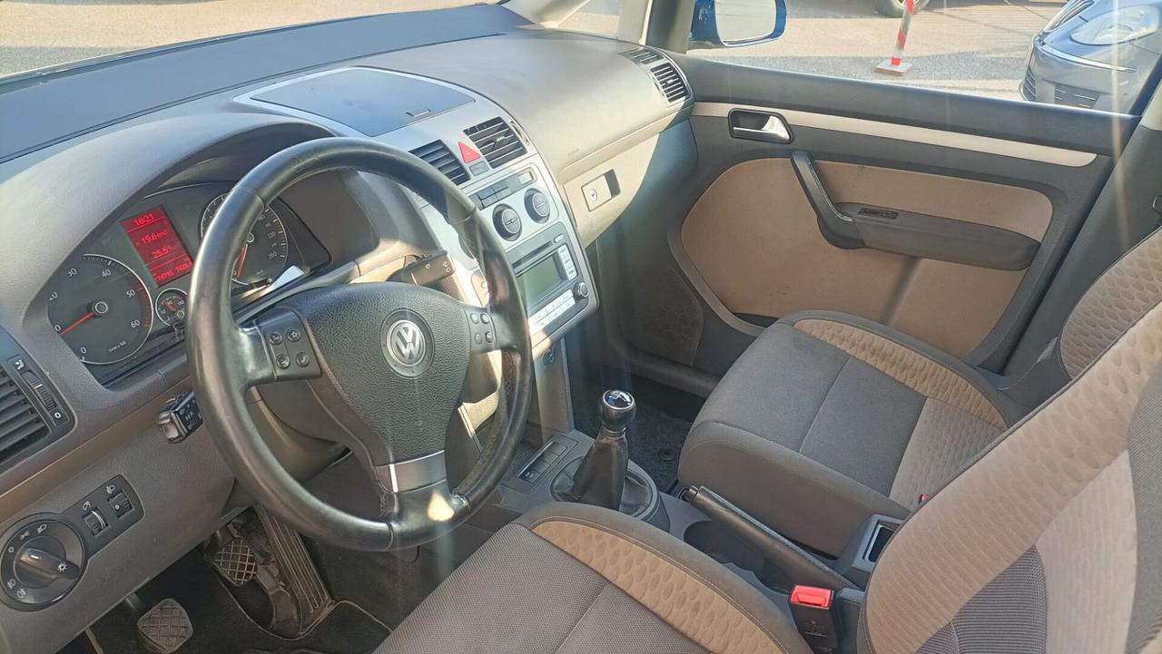 Volkswagen Touran Cross 1.9 TDI 105CV 7 POSTI e GANCIO