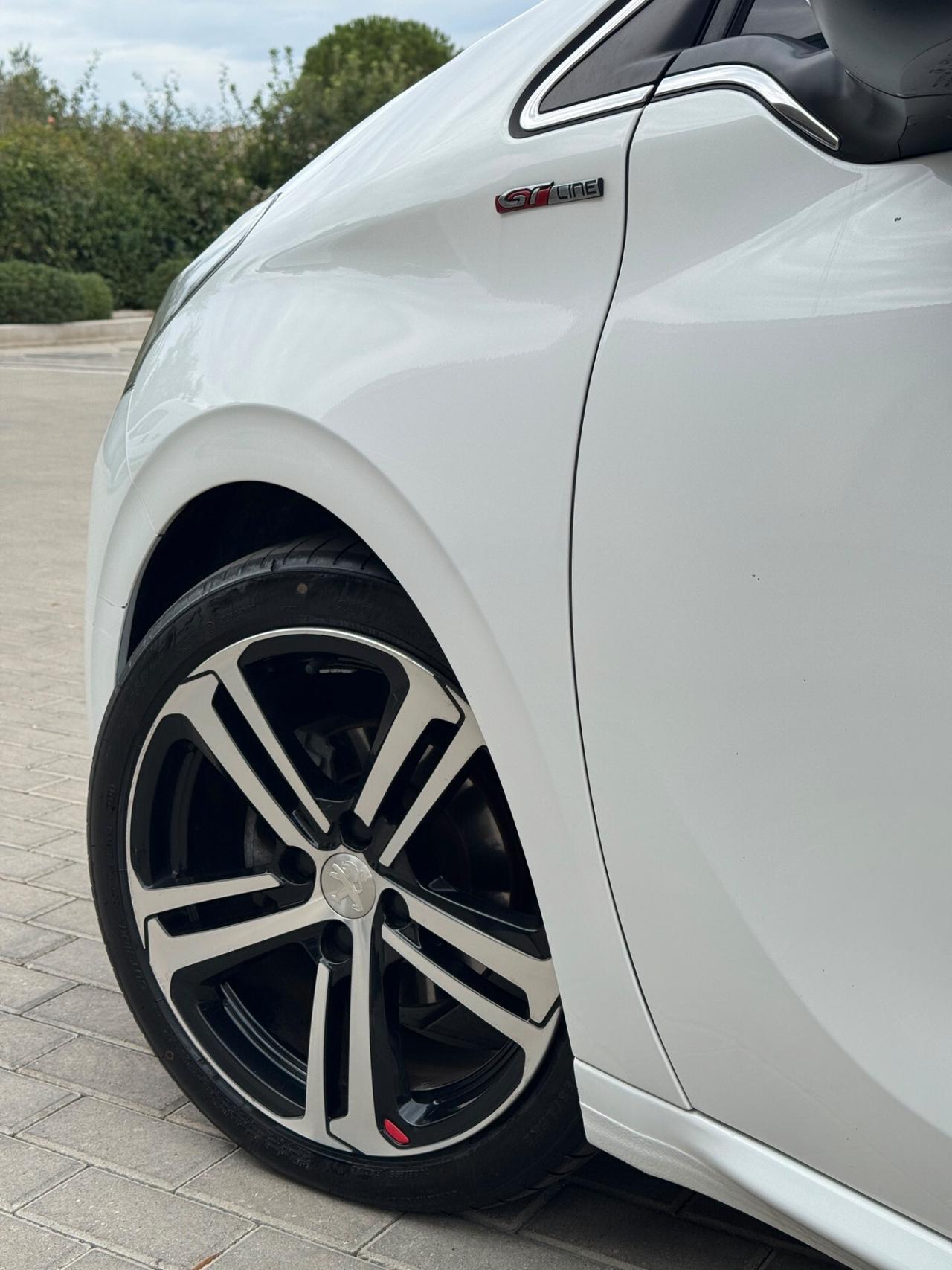 Peugeot 208 PureTech Turbo 110 cv EAT6 S&S 5 porte GT Line