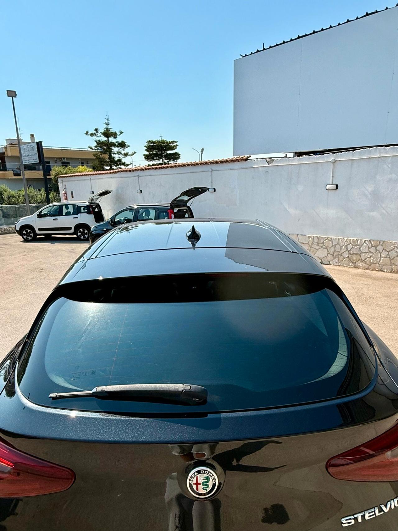 Alfa Romeo Stelvio 2.2 Turbodiesel 180 CV AT8 RWD Super