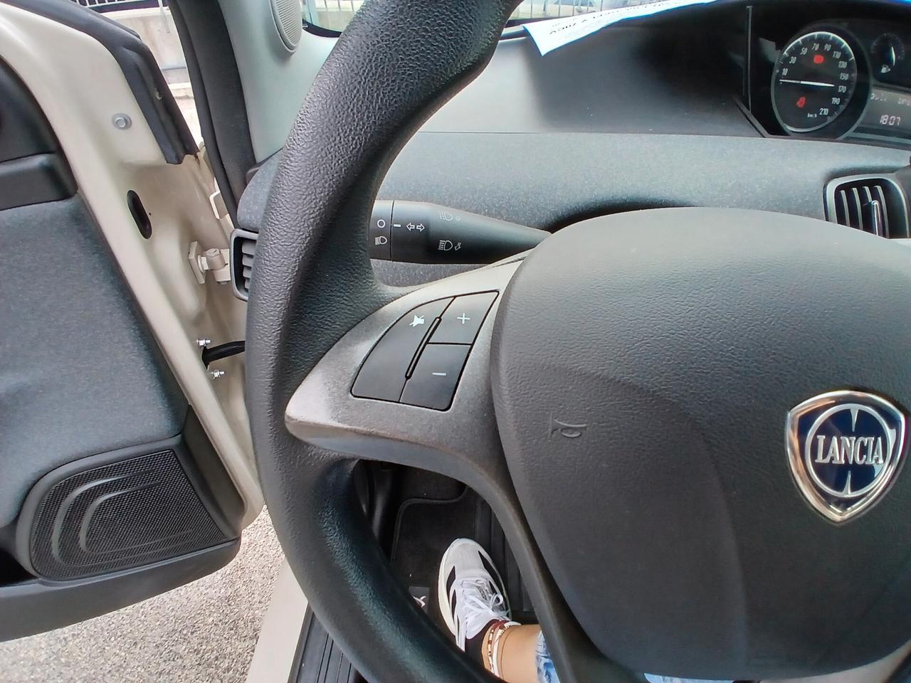 Lancia Ypsilon 1.0 BENZINA HYBRID 2022