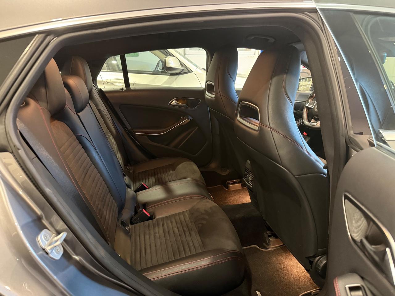 Mercedes-benz CLA 220 anno 2015 AUTOMATICO