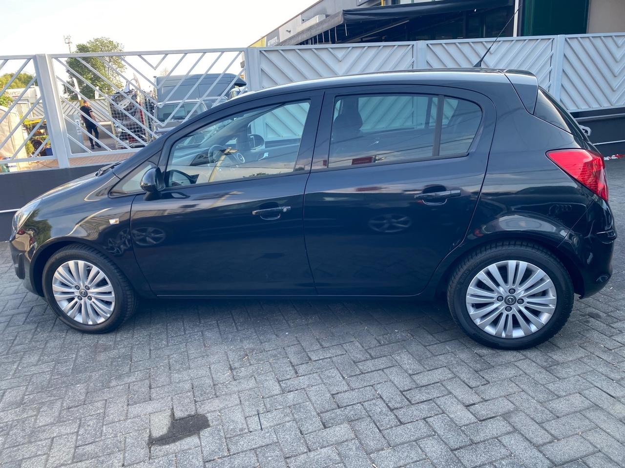 Opel Corsa 1.2 85CV 5 porte GPL-TECH Edition