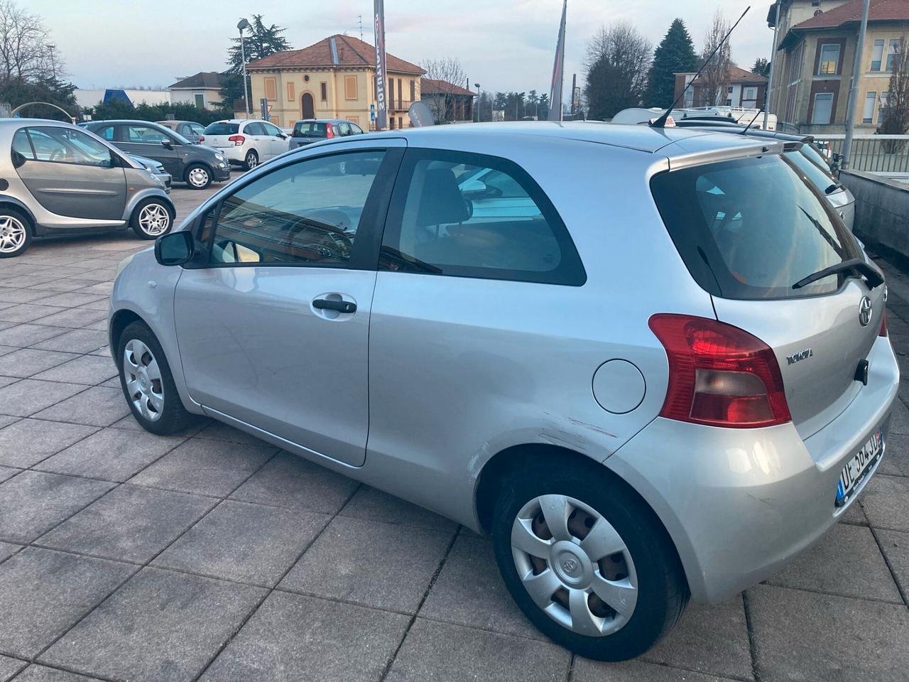 Toyota Yaris 1.0 3 porte