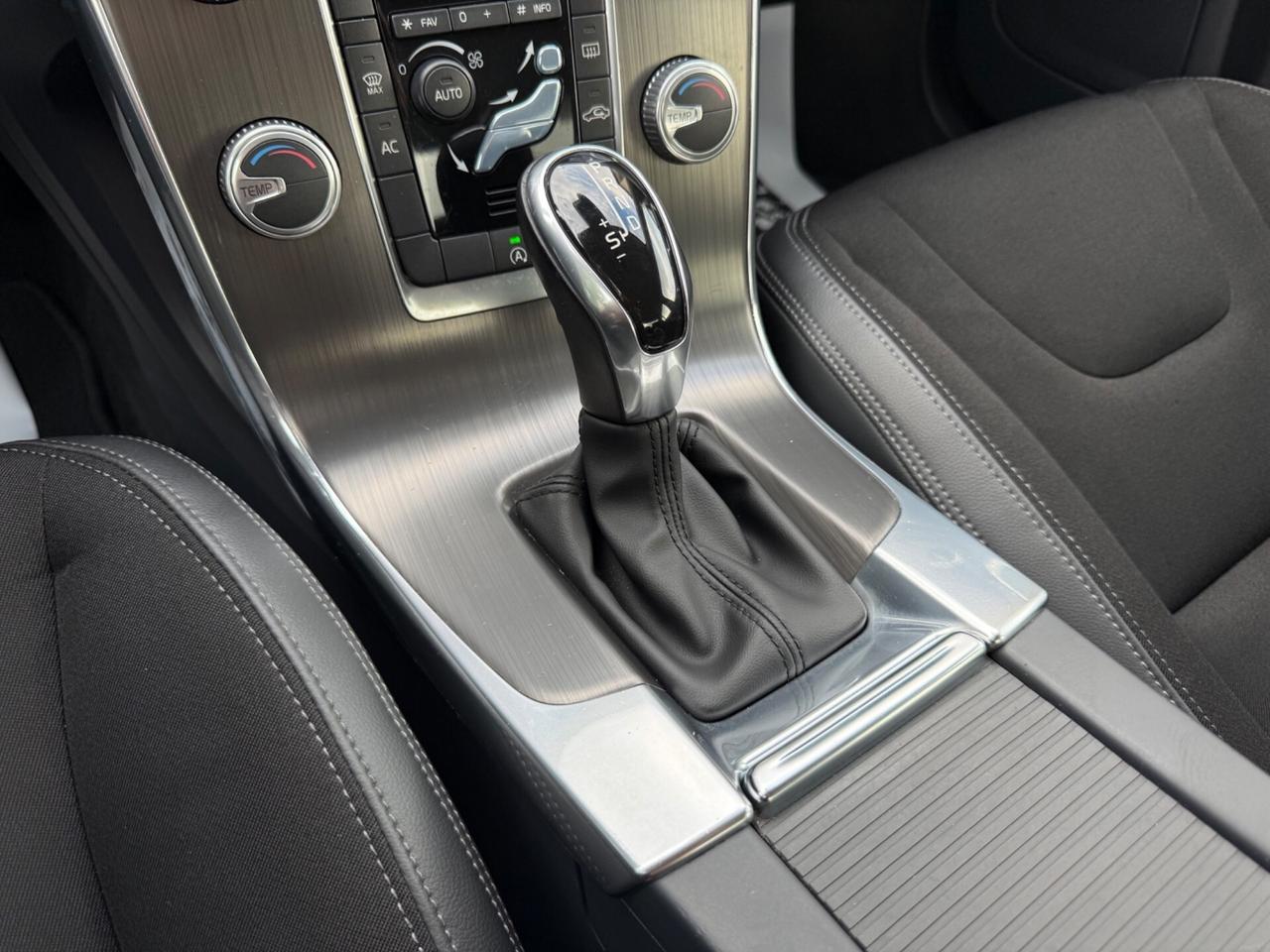 Volvo S60 D4 R-design UNICO TOP