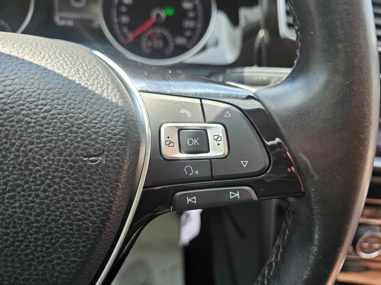 Volkswagen Golf 1.6 TDI DSG 5p. Highline