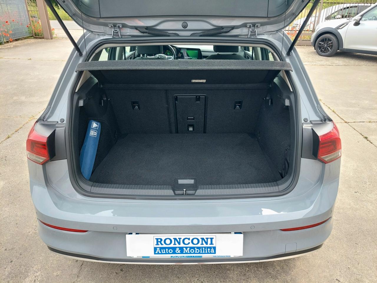 VOLKSWAGEN Golf 1.5 TGI DSG Style - 2020