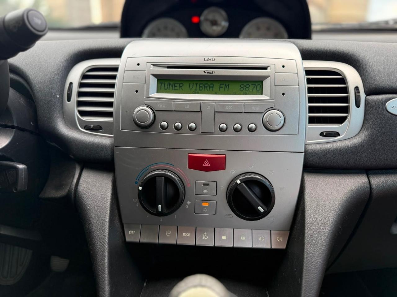 Lancia Ypsilon 1.2 Argento