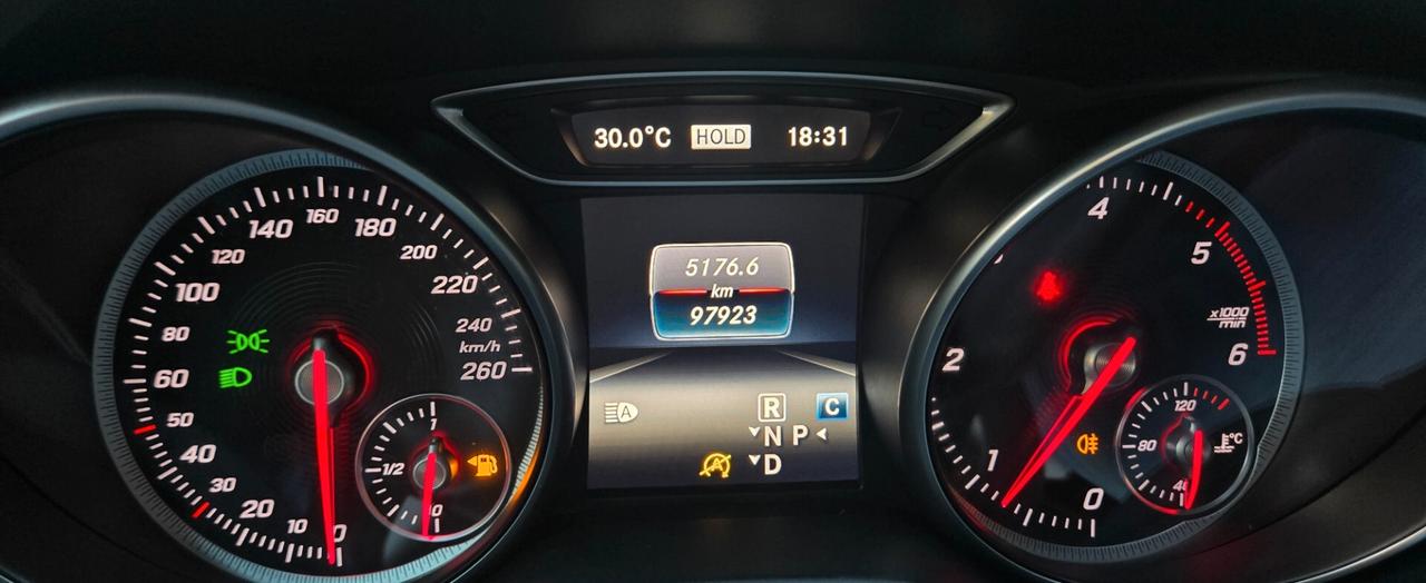 Mercedes-benz GLA 200 d Automatic Premium Night Edition