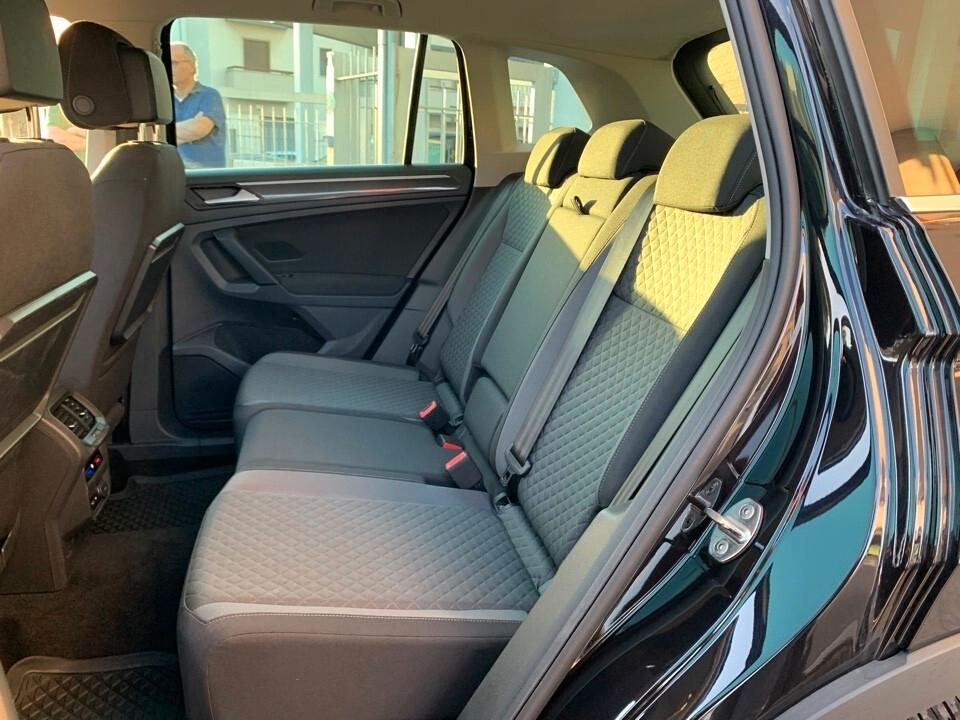 Volkswagen Tiguan 2.0 TDI SCR R-LINE 150 CV COOKPIT-CARPLAY-LED-CAM