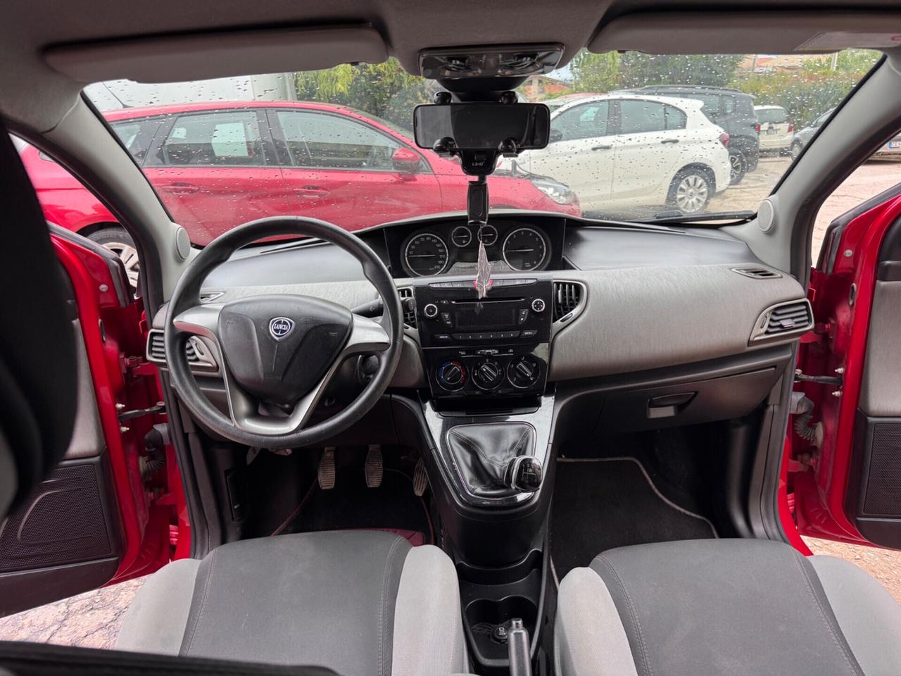 Lancia Ypsilon 1.2 69 CV 5 porte S&S Silver