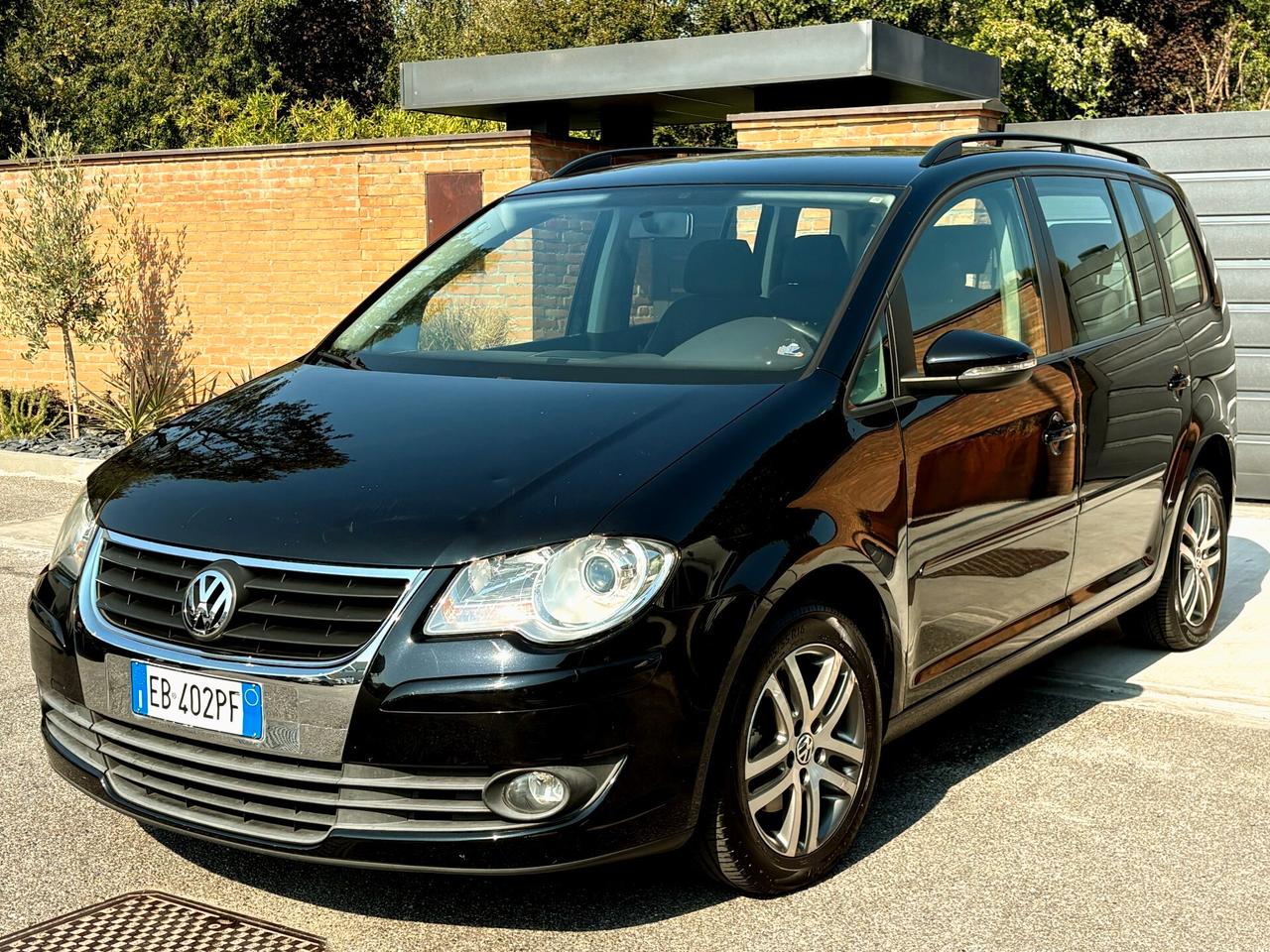 VW TOURAN 1.6 benzina- 7POSTI-U.Propr-2010