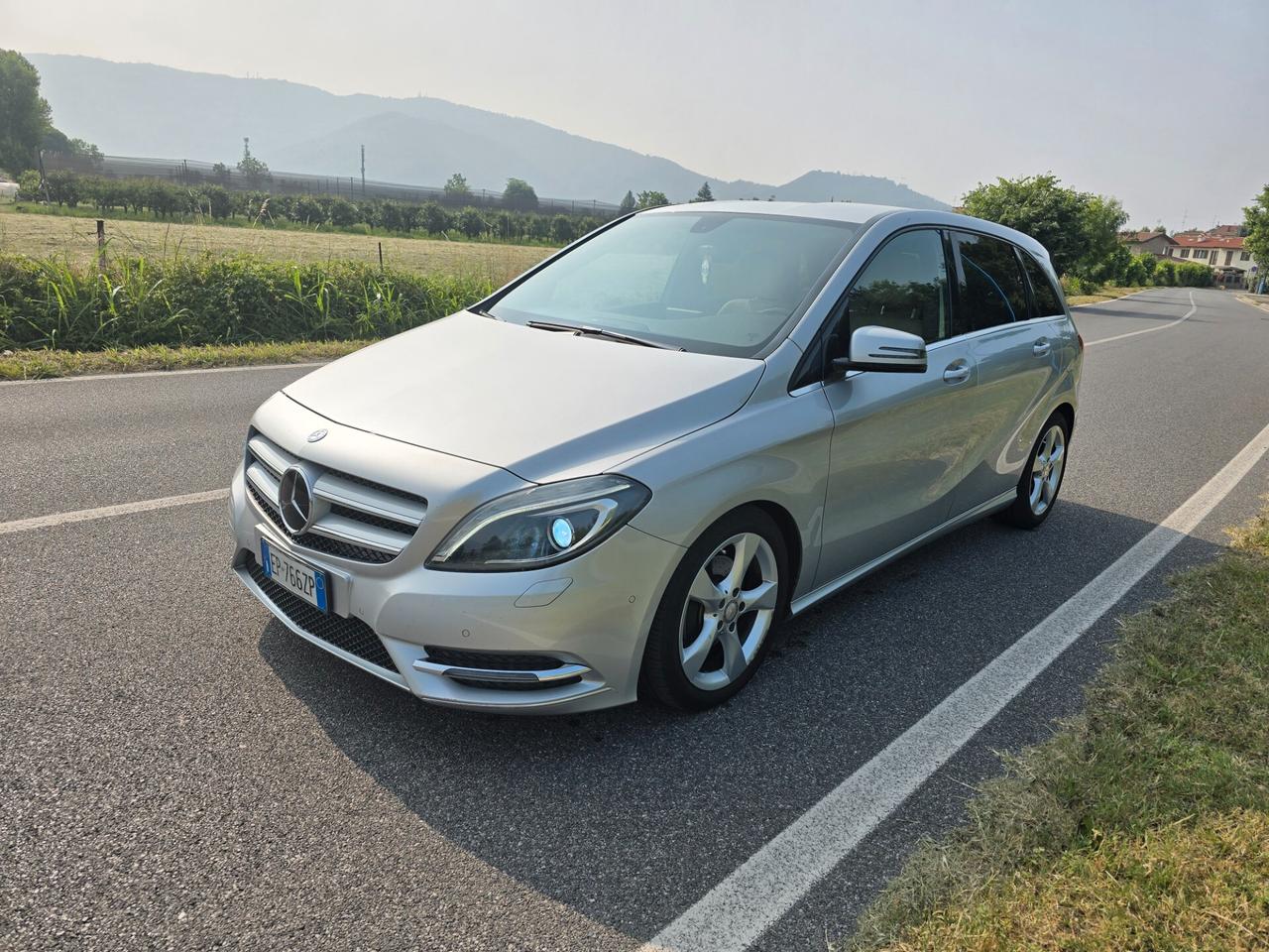 MERCEDES B180 PREMIUM AUTOMATIC