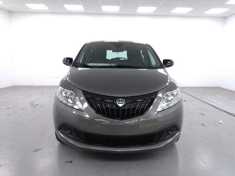 Lancia Ypsilon 1.0 firefly hybrid Silver s&s 70cv