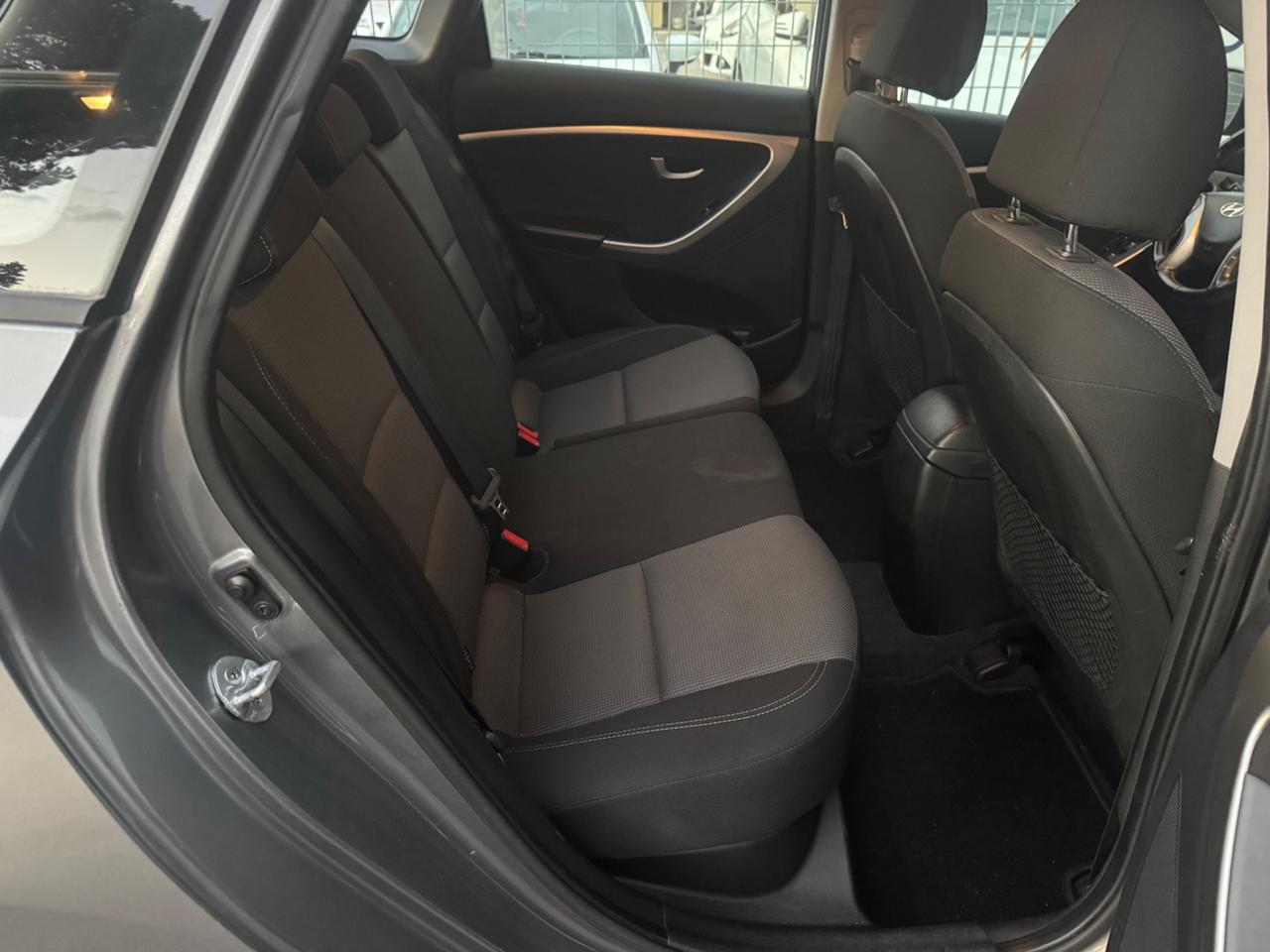 Hyundai i30 Wagon 1.6 CRDi neopaten garanzia 12 m