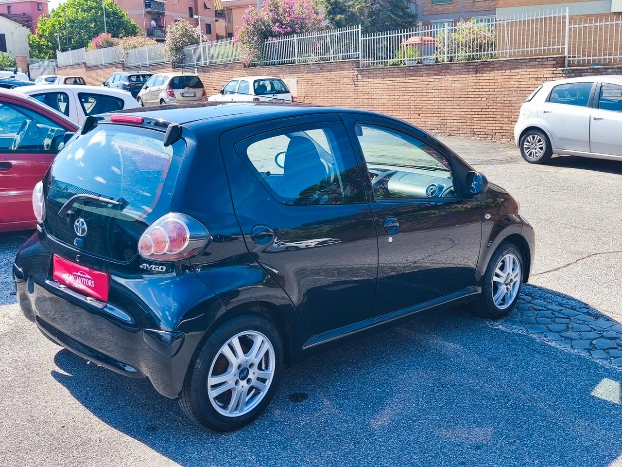 Toyota Aygo 1.0 12V VVT-i 5 porte Sol