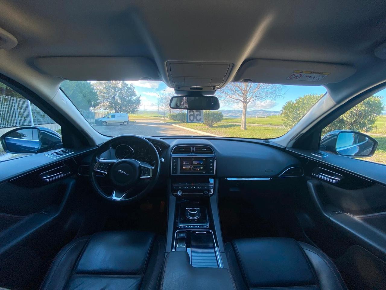 Jaguar F-Pace 2.0 D 180 CV AWD Prestige