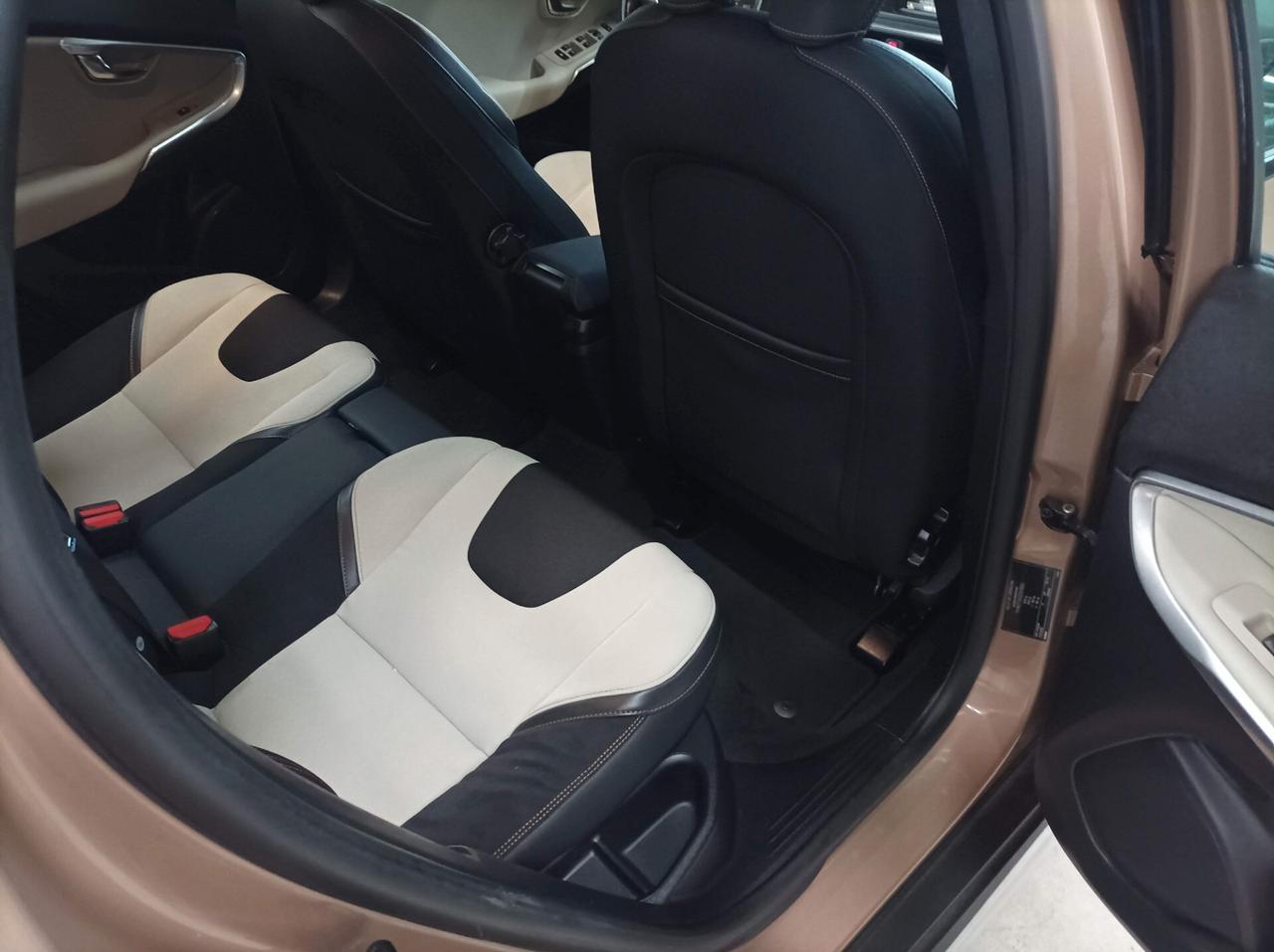 Volvo V40 Cross Country D3 CV 150 Geartronic Momentum 05/2013