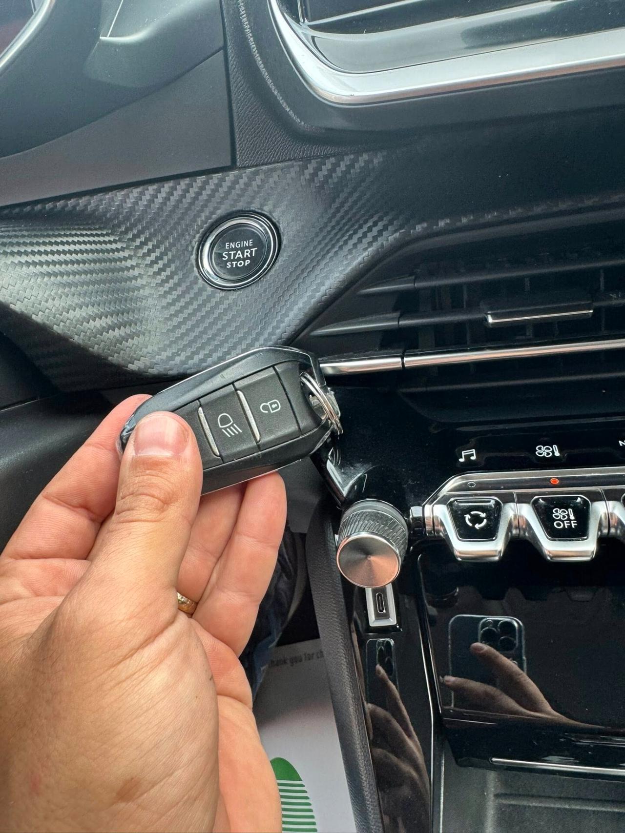 Peugeot 2008 BlueHDi 130 S&S EAT8 Allure Pack