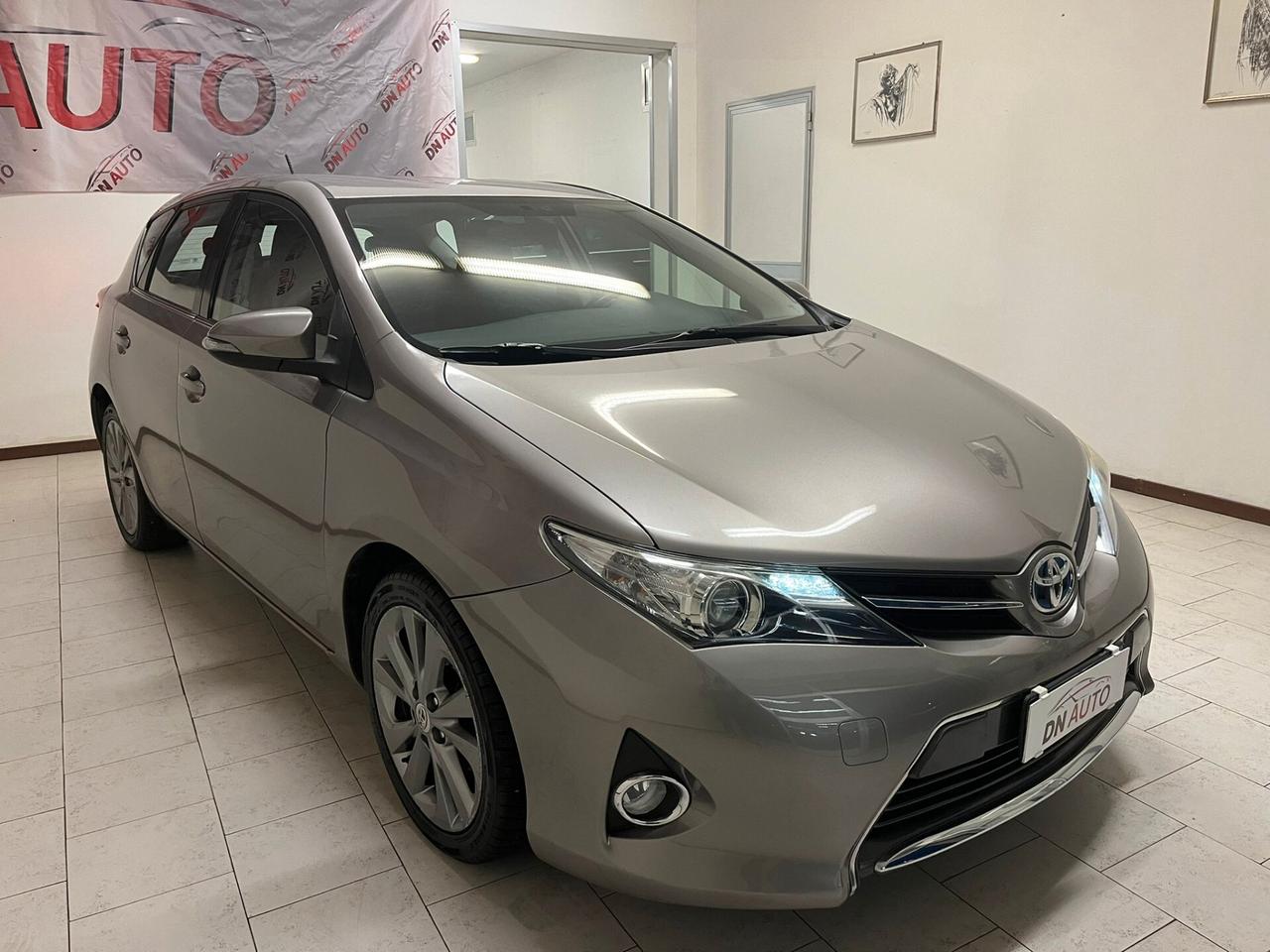 Toyota Auris 1.8 Hybrid Lounge