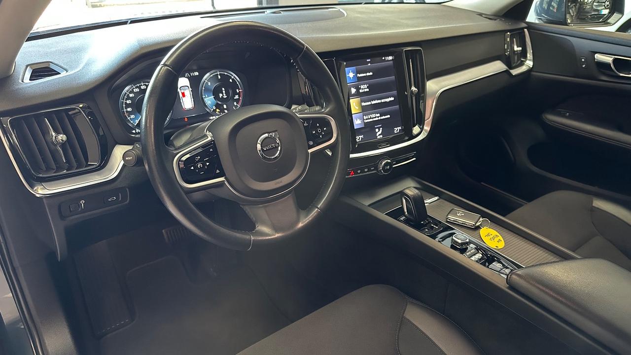 Volvo V60 B4 (d) Geartronic Momentum CROSS COUNTRY 4X4