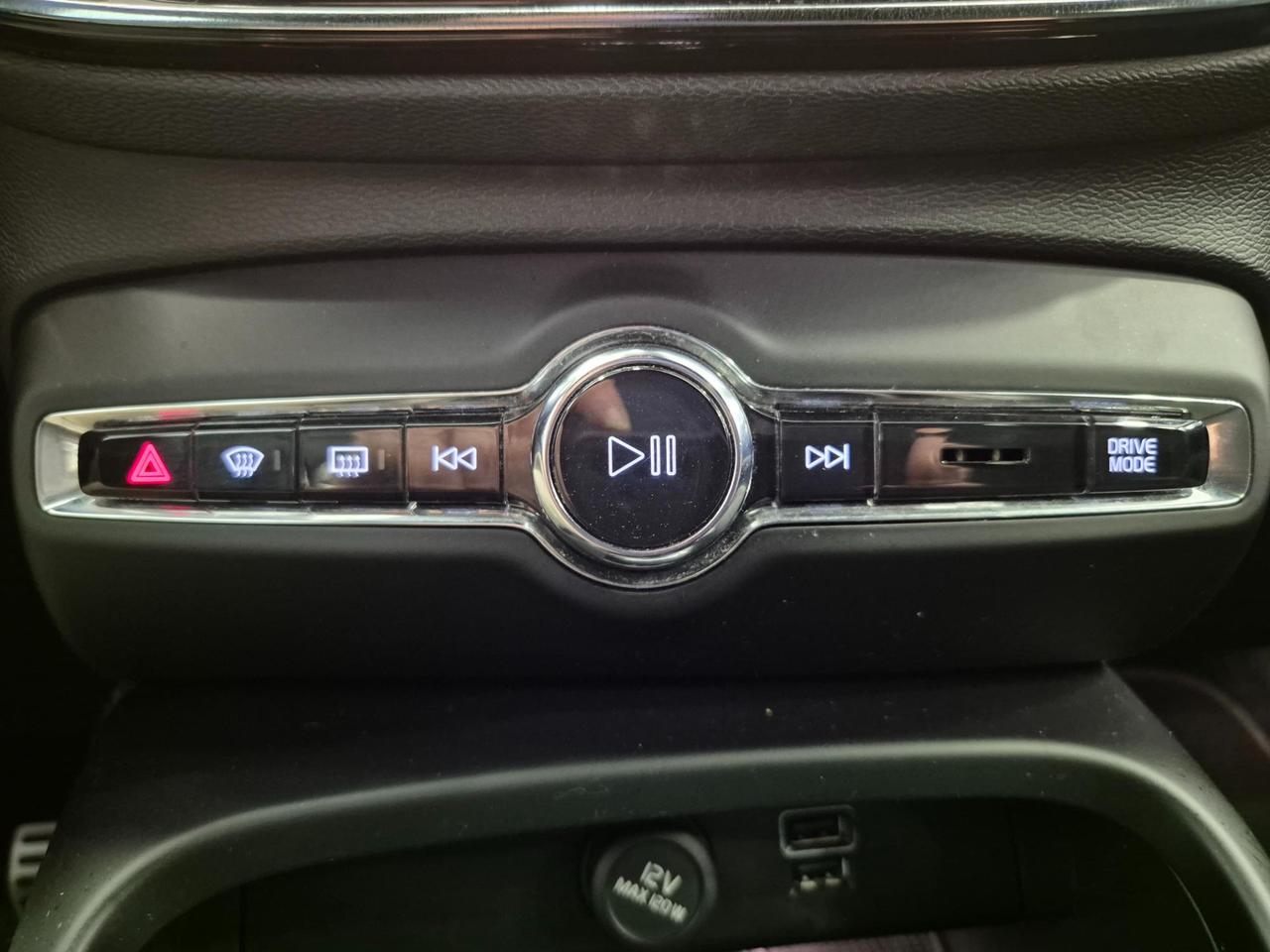 Volvo XC40 2.0 d3 R-design geartronic - UNIPROPRIETARIO - ACC/Lim - Cam