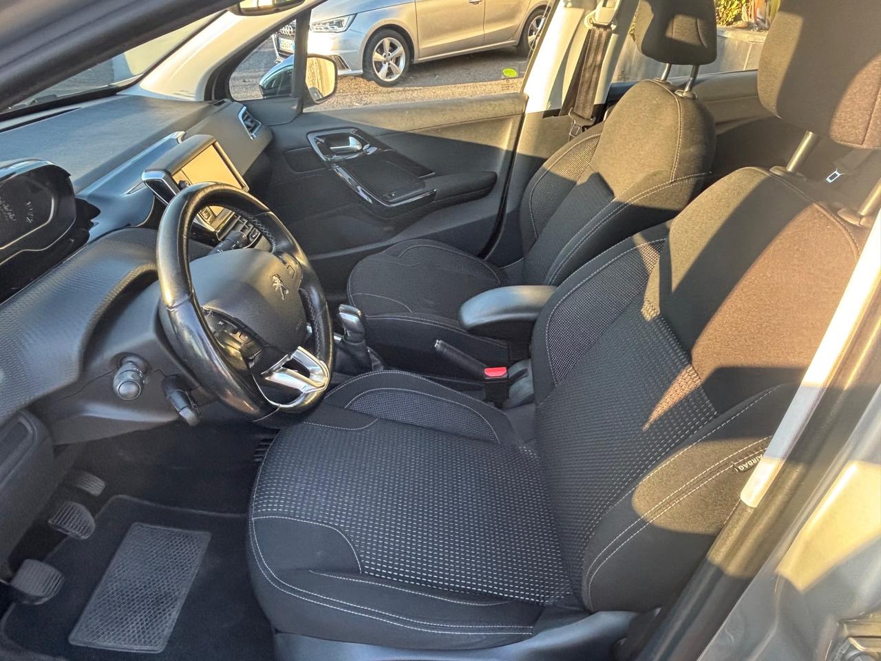 Peugeot 208 PureTech 82 5 porte Allure