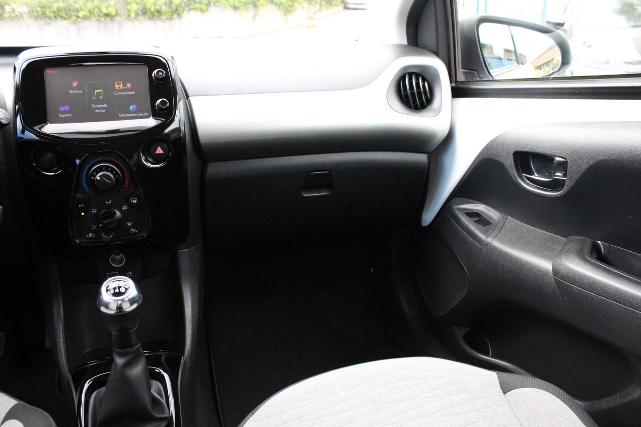 Citroen C1 PureTech 82 5p. Shine