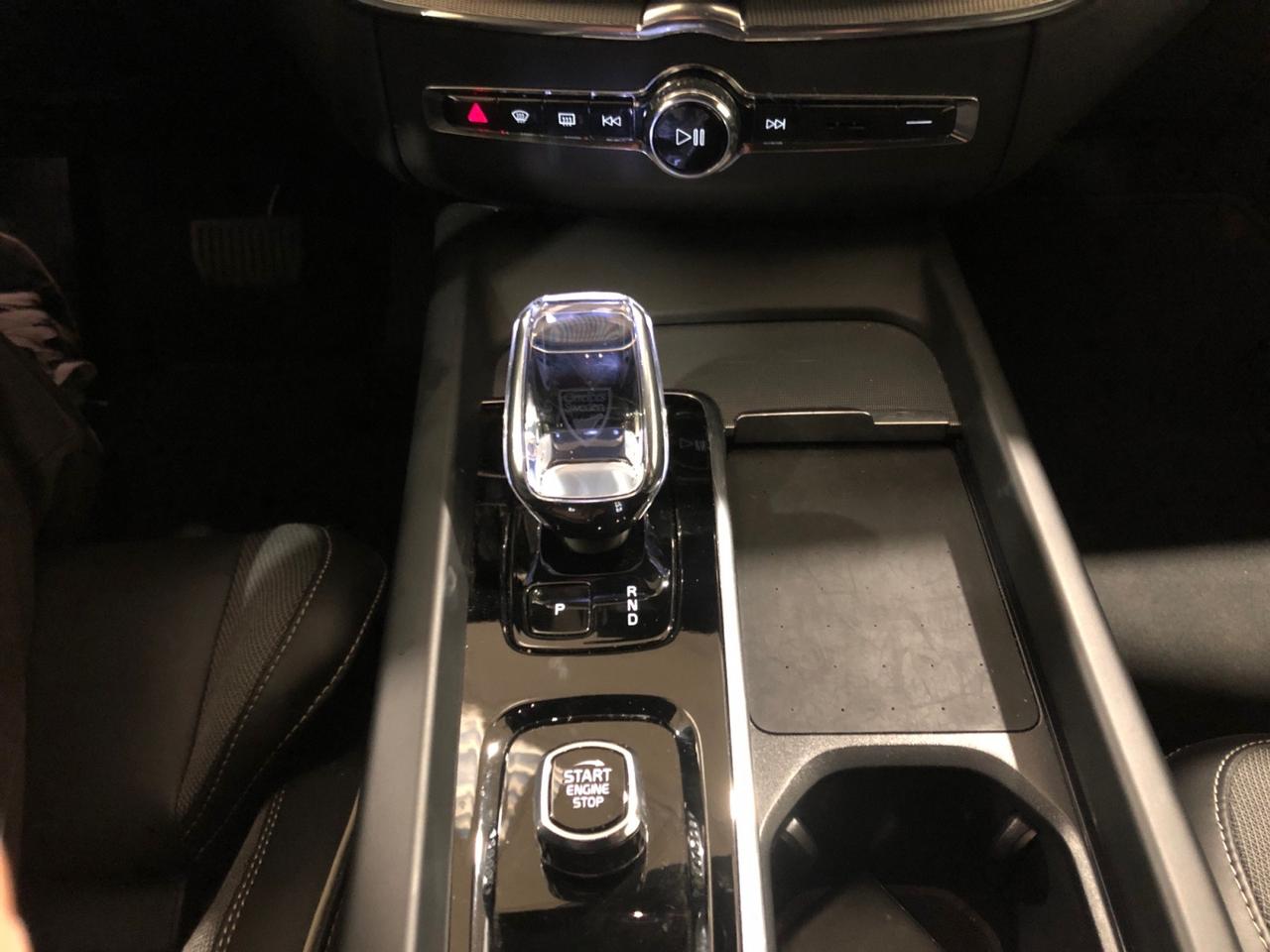 VOLVO XC60 2.0 b5 Plus Dark awd auto