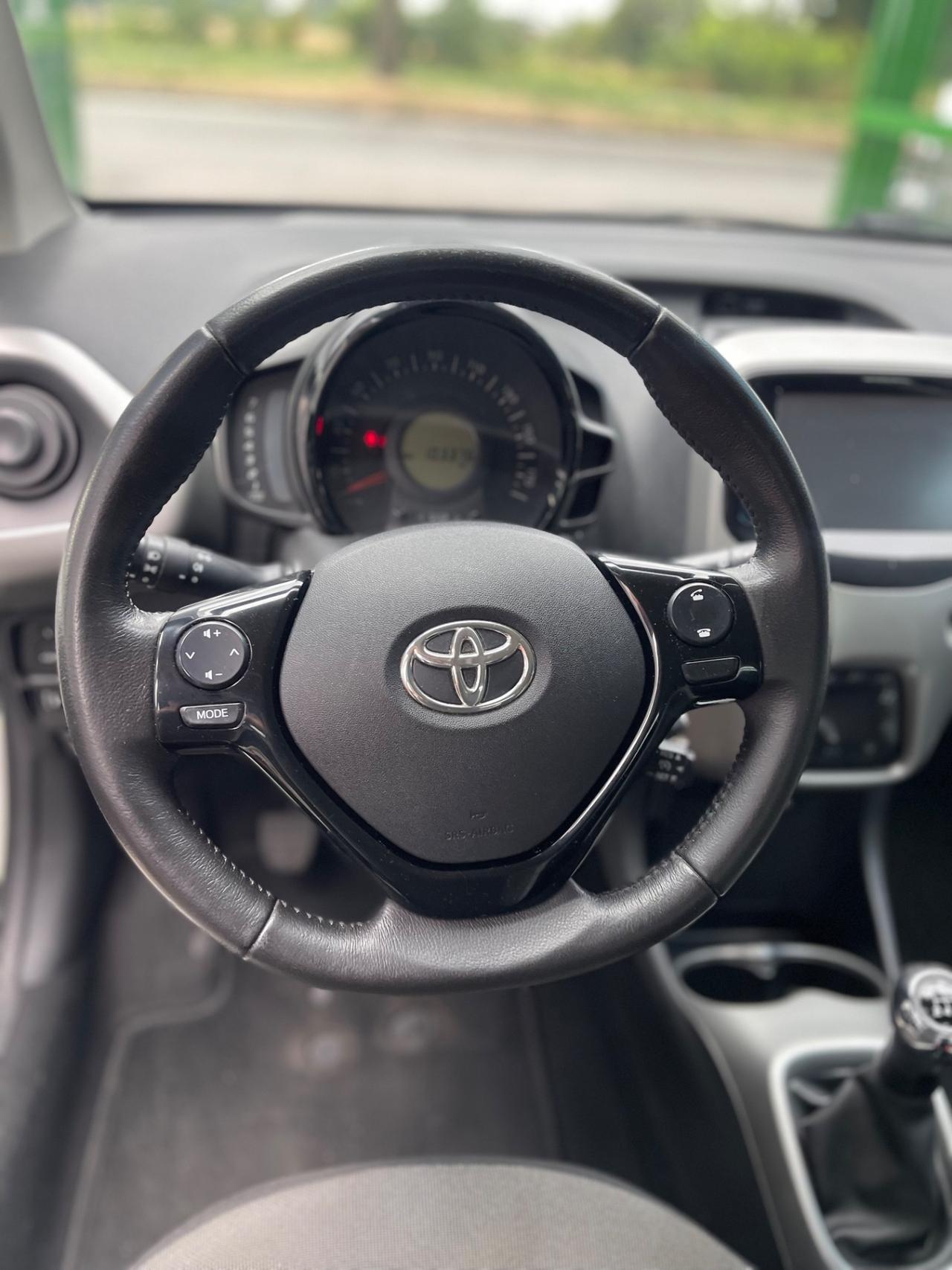Toyota Aygo 1.0 VVT-i 69 CV 5 porte x-play