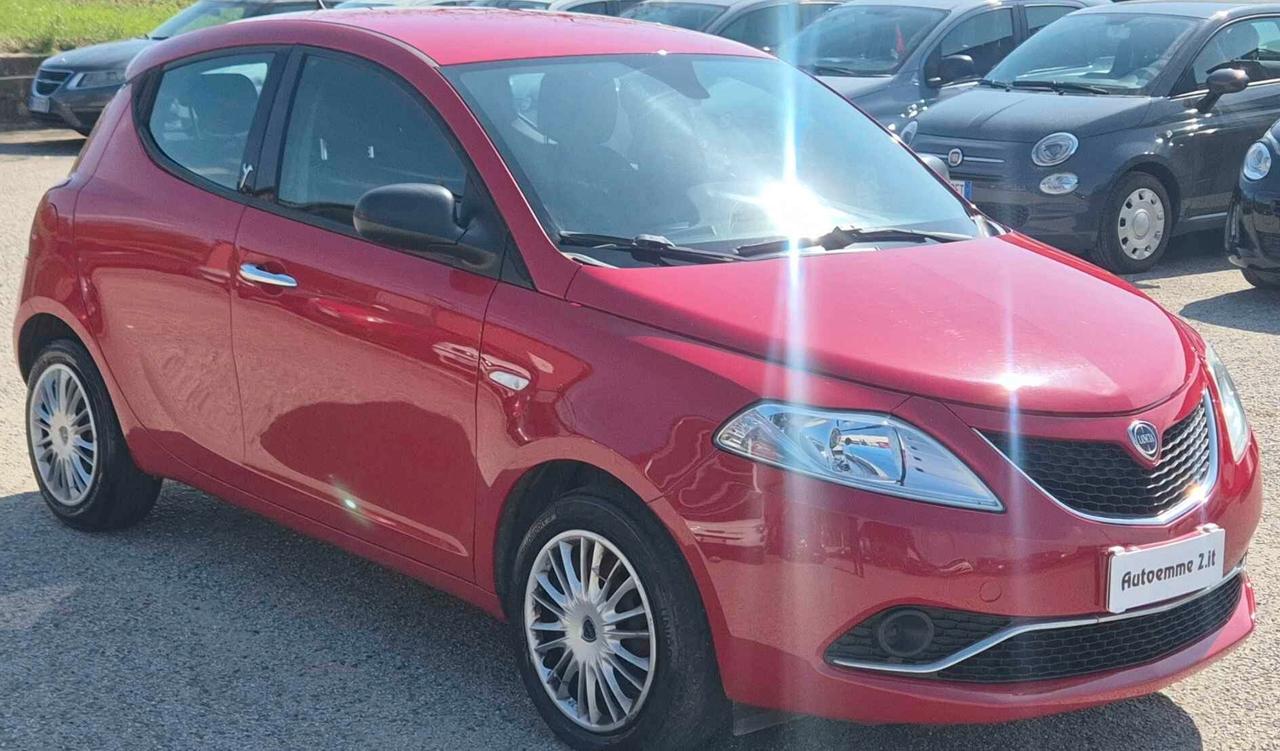 Lancia Ypsilon 1.2 69 CV 5 porte Silver