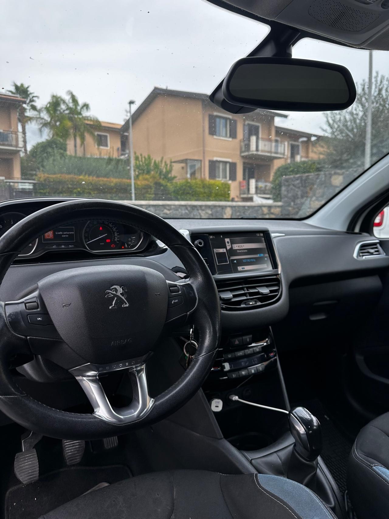 Peugeot 208 1.6 e-HDi 92 CV Stop&Start 5 porte Allure