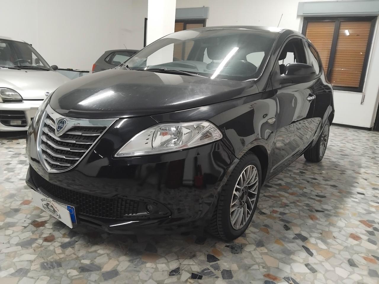 Lancia Ypsilon 0.9 TwinAir 85 CV 5 porte S&S Silver