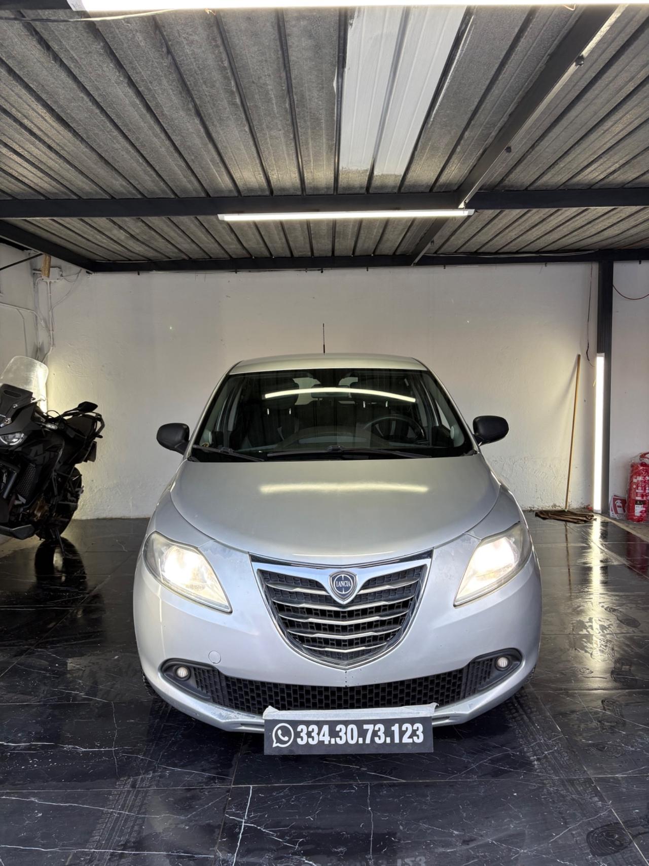 Lancia Ypsilon 1.2 69 CV 5 porte GPL Ecochic Silver