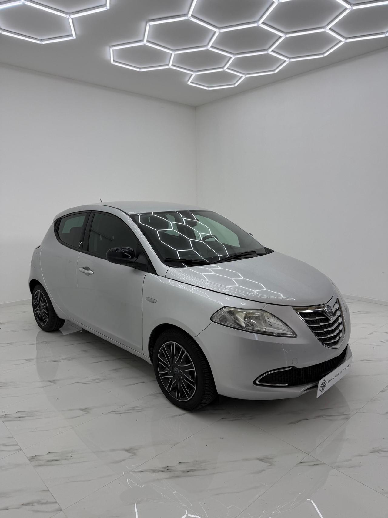 Lancia Ypsilon 0.9 TwinAir 85 CV 5 porte S&S Silver