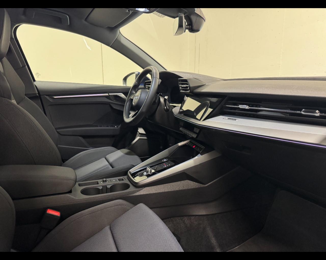 AUDI A3 SEDAN 35 TDI S-TRONIC S LINE