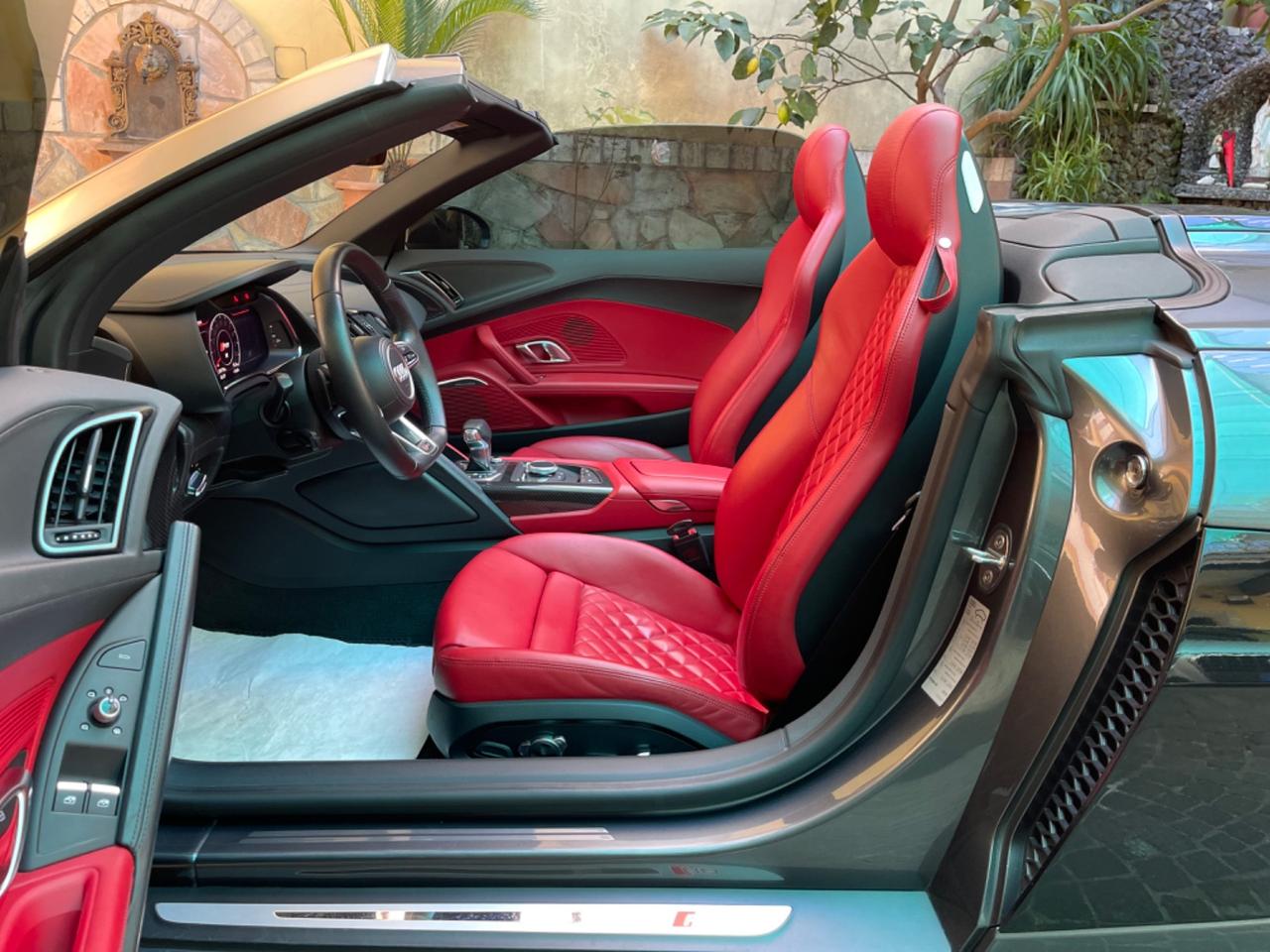 Audi R8 Spyder 5.2 FSI quattro S tronic,Bangolufsen,carbonio