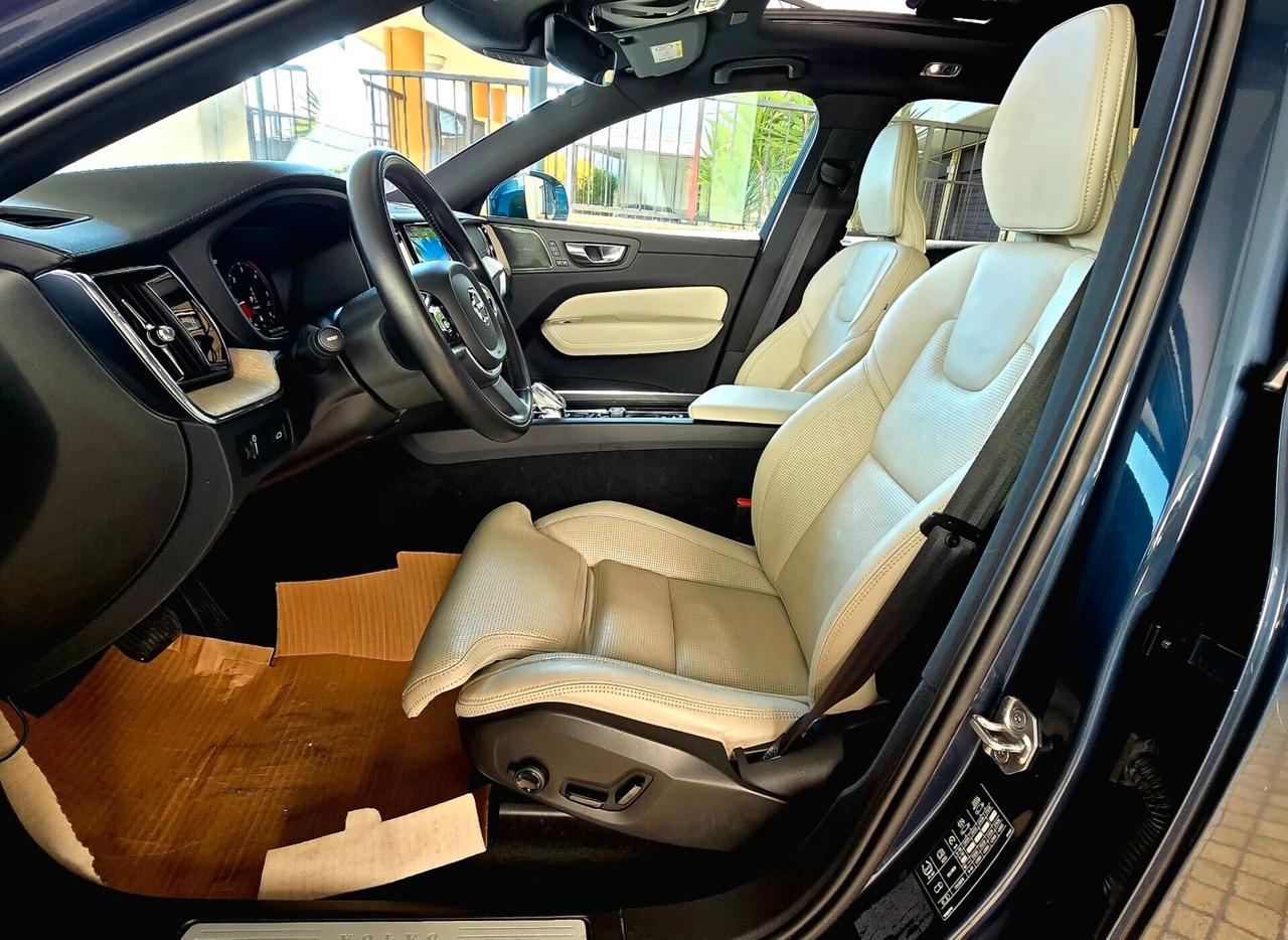 VOLVO XC60 B5 2.0 AWD ISCRIPTION MHEV 235cv STUPENDA