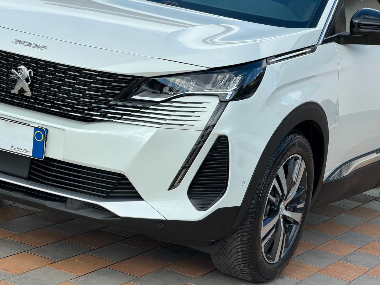 Peugeot 3008 1.5 BLUEHDI 130 cv. AT8 ALLURE (Nav)