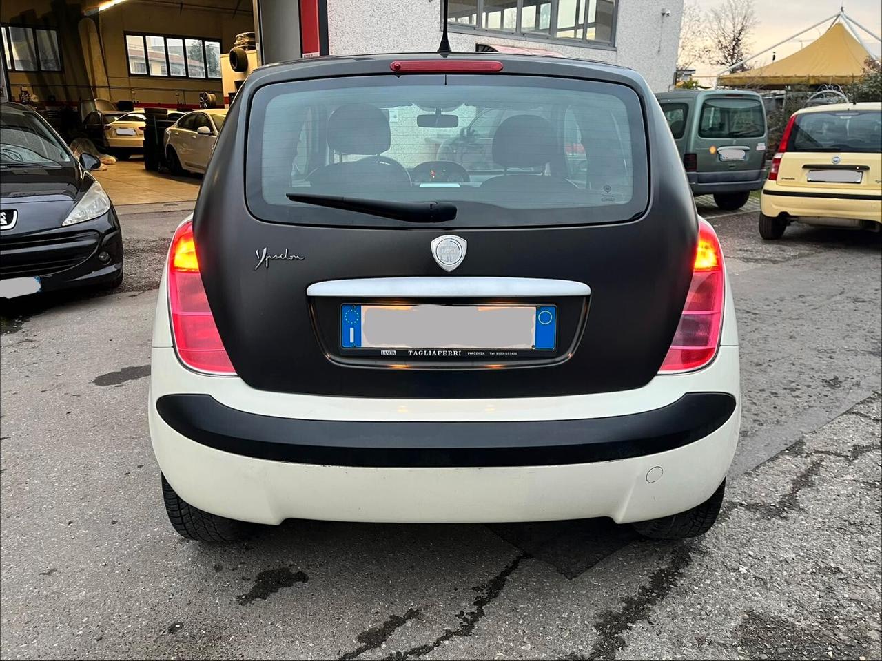Lancia Ypsilon Momo Design 1.2