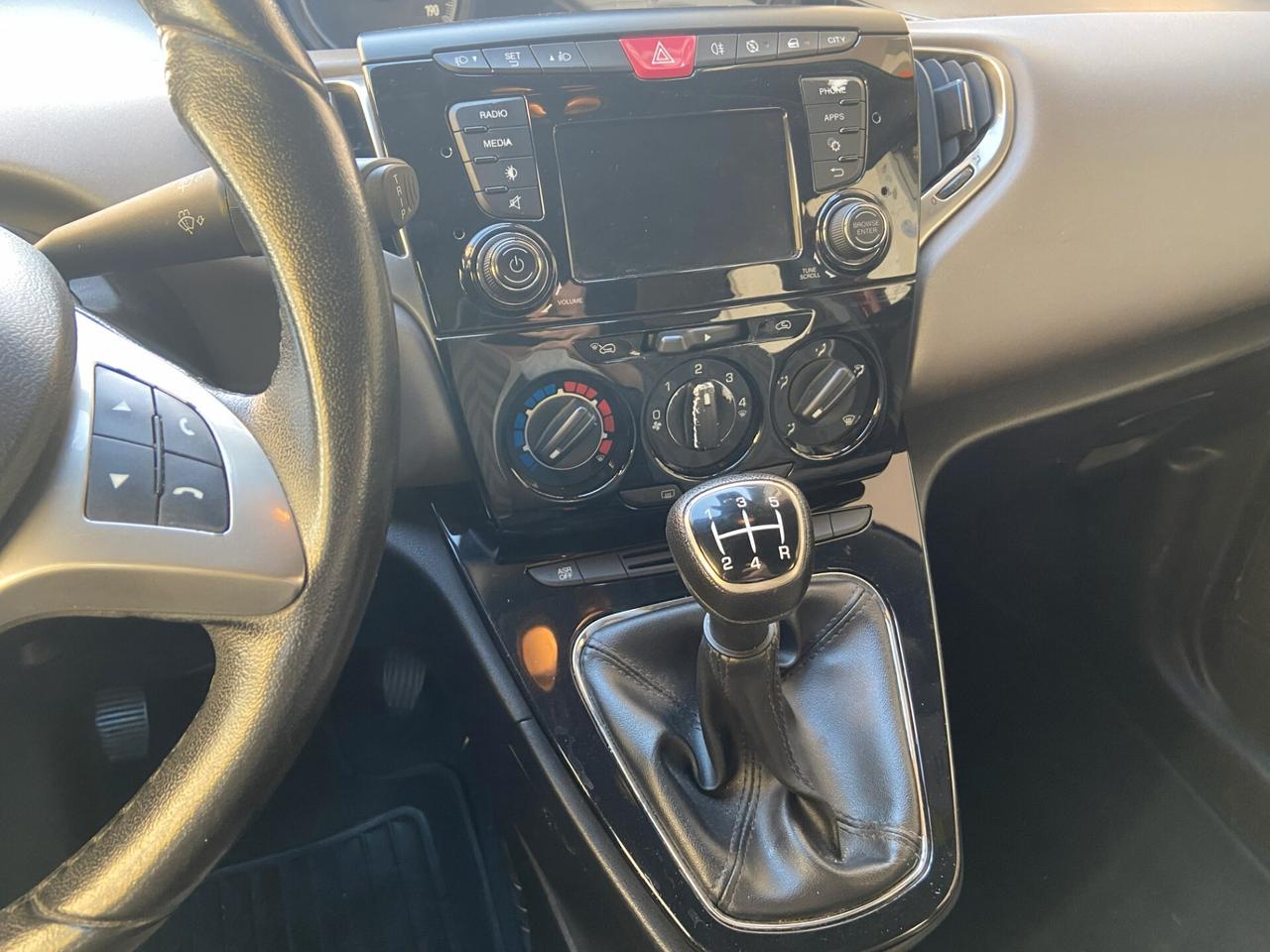 Lancia Ypsilon 1.3 MJT 16V 95 CV 5 porte S&S Silver
