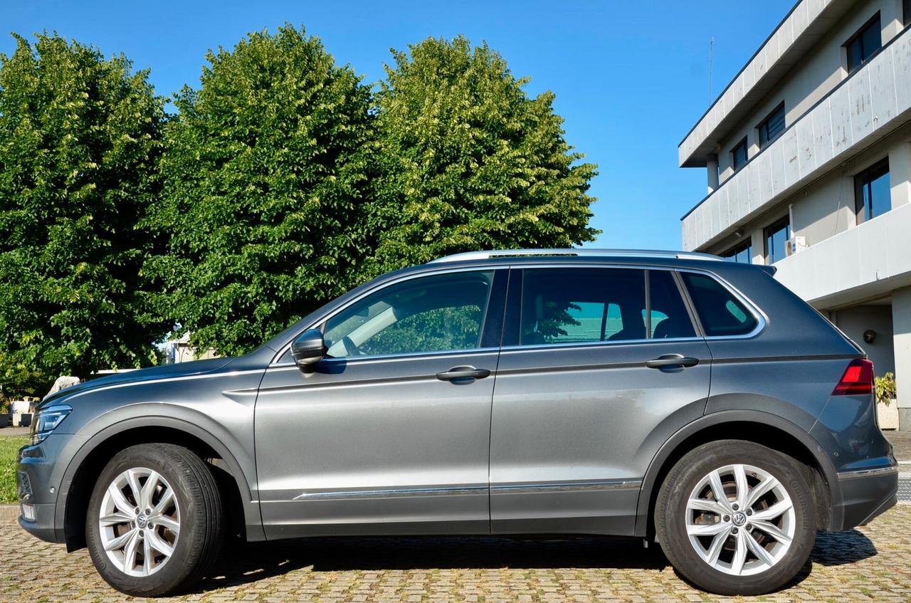 VOLKSWAGEN TIGUAN 2.0 TDI EXECUTIVE 4MOTION 190cv DSG, UFF ITALIANA, TUTTI SERVICE UFF VW, EURO 6B, NAVI, RETROCAMERA, PERMUTE