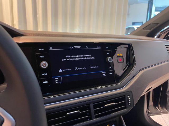 VOLKSWAGEN Polo 1.0 TSI DSG R-Line 17" DAB+ Travel Assist