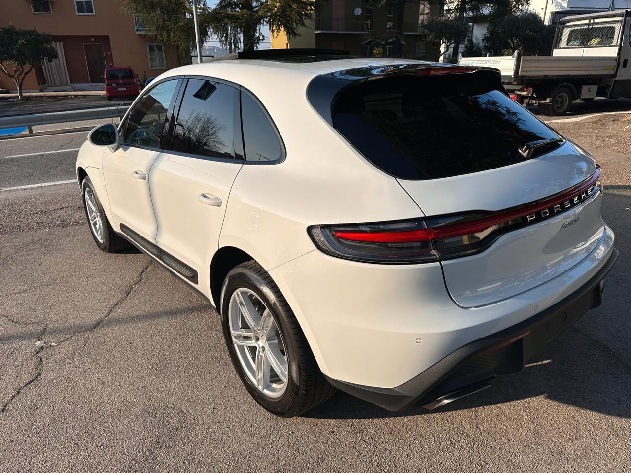 Porsche Macan 2.0 265cv TETTO PANORAMICO / RUOTE 21 / TELECAMERA / APPLE CARPLAY