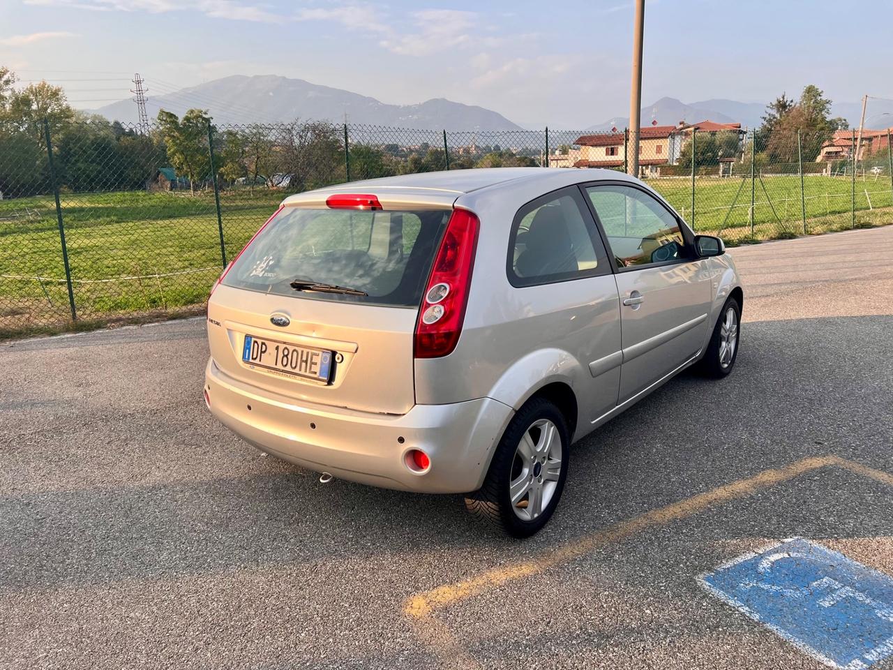 Ford Fiesta 1.2 16V 3p. 86000km + cinghia nuova